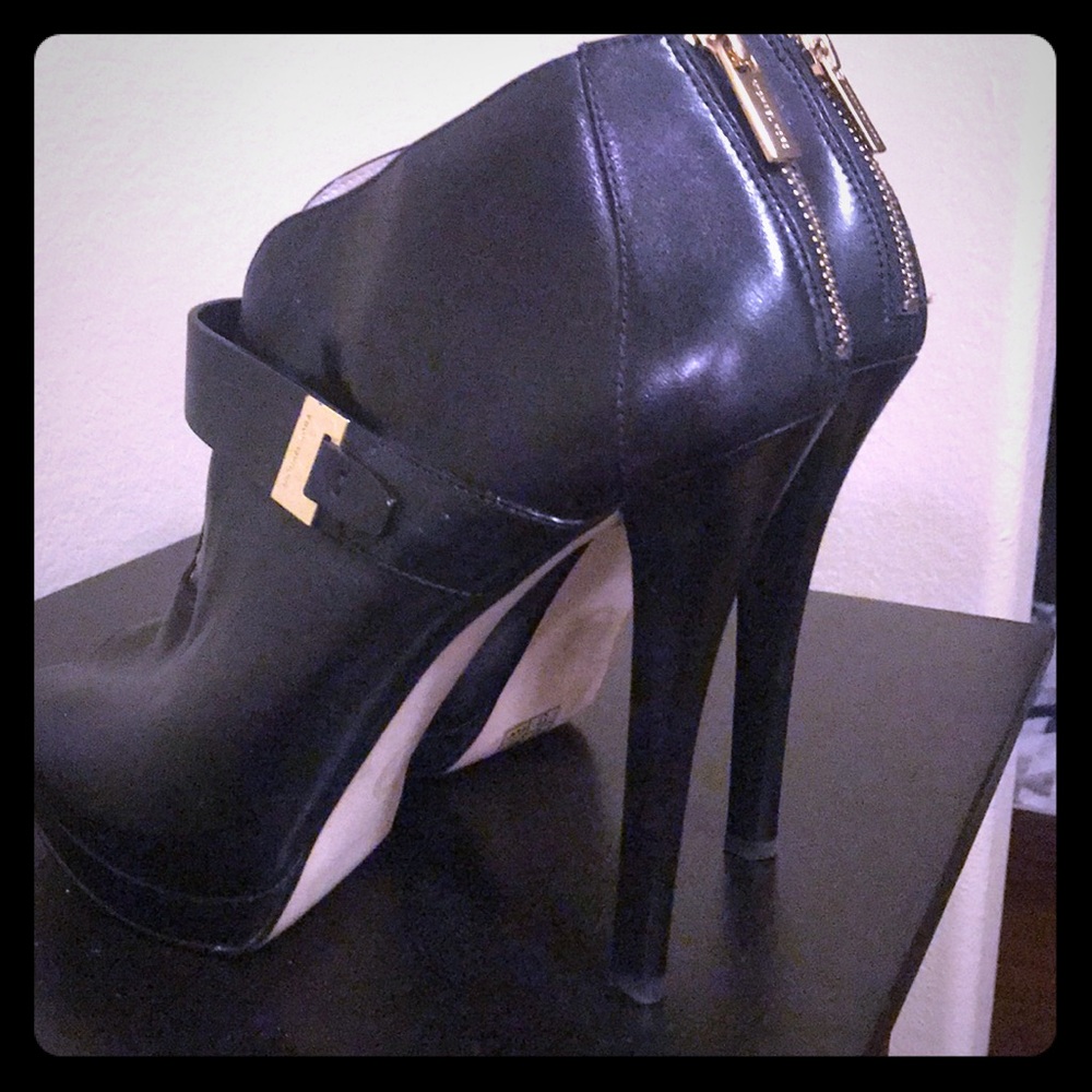 Michael Kors Peep toe ankle booties